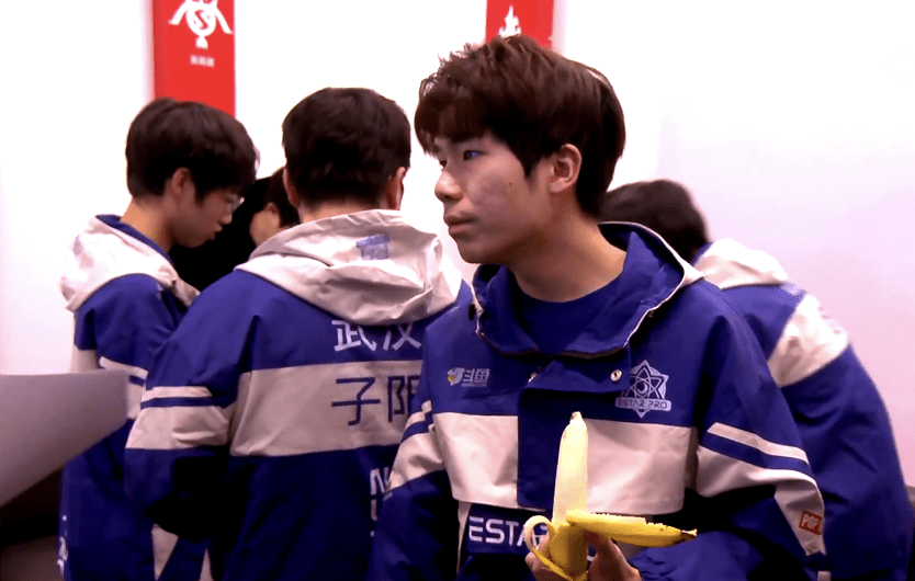 estar进入总决赛,花海却让人担忧,多次上头,被小弟今屿压着打_比赛