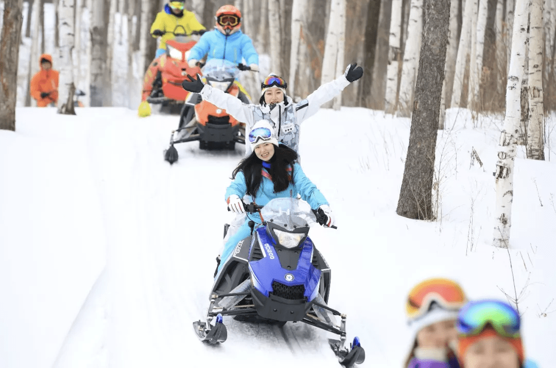 包厢|雪国列车即将发车!｜6天5晚长白山冰雪之旅?，赏雪原林海+滑雪旅拍+温泉水乐园~