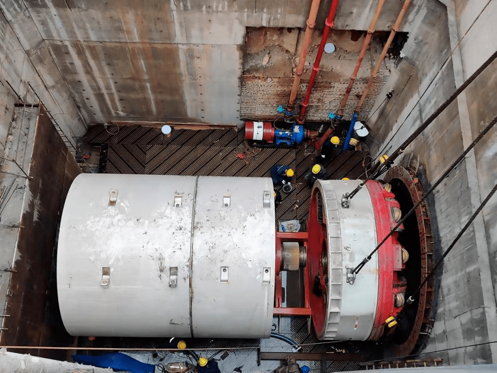 江苏省排水工程首个大直径泥水平衡硬岩顶管区间贯通