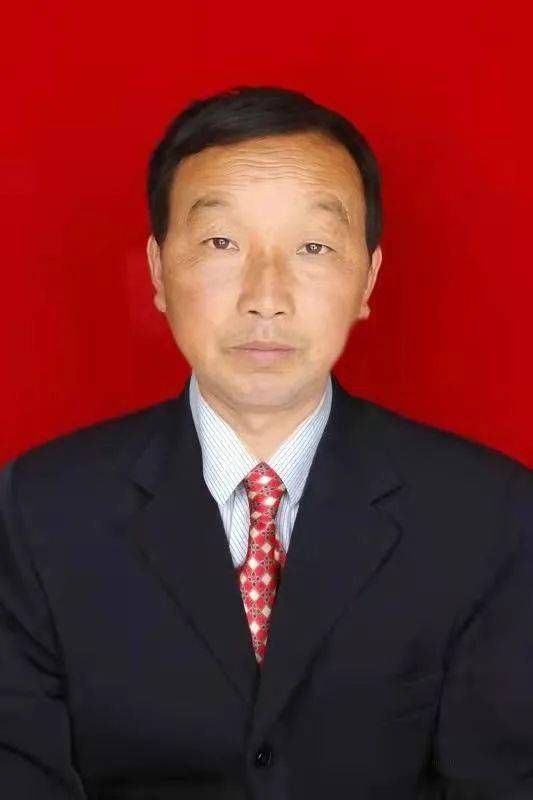 乡村振兴第一线陇县曹家湾镇红星村党支部书记闫德虎同志