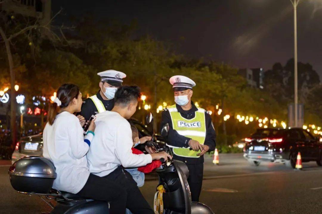 對駛經該卡點的摩托車,電動自行車及駕駛人的駕駛證,行駛證進行檢查