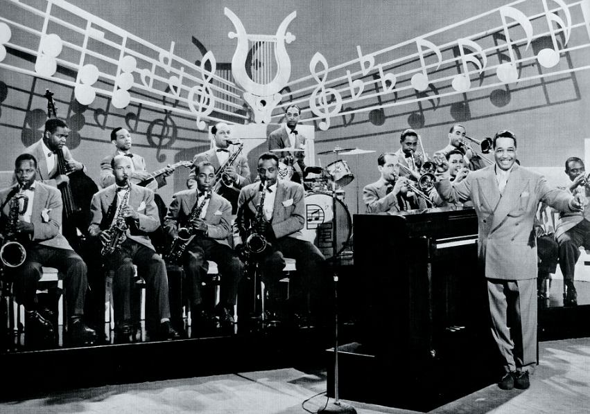 演奏"swing"风格的乐队一般由萨克斯,铜管和打击乐等声部组成,使其