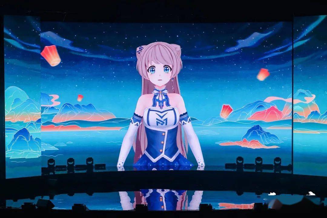 尤其本次出场的虚拟偶像默默酱拥有阳光,活力的人设,当她通过脱口秀的