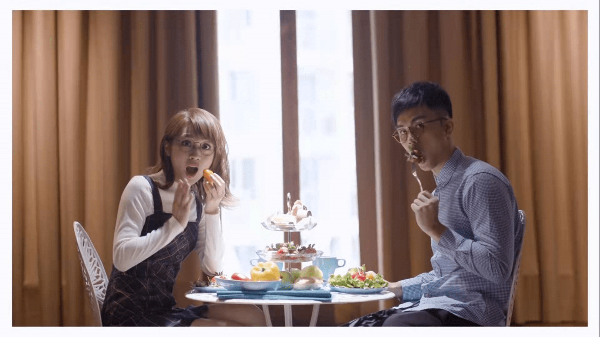 因为|加油！TVB男星与前任演情侣不尴尬，感恩父母：拼命工作报答他们