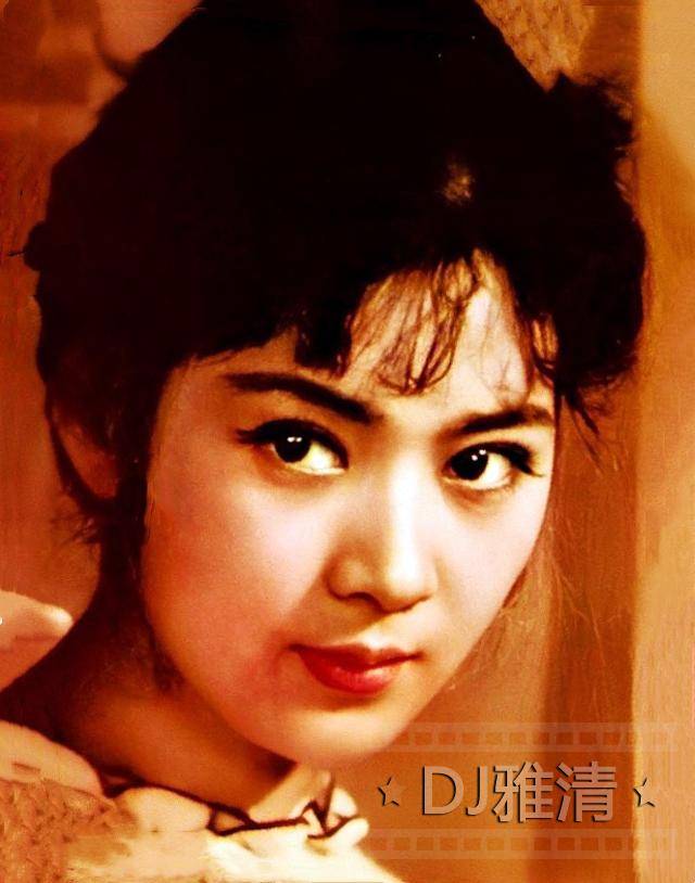 33张老照片记录美人龚雪的四季风采天然美女浓妆淡抹总相宜