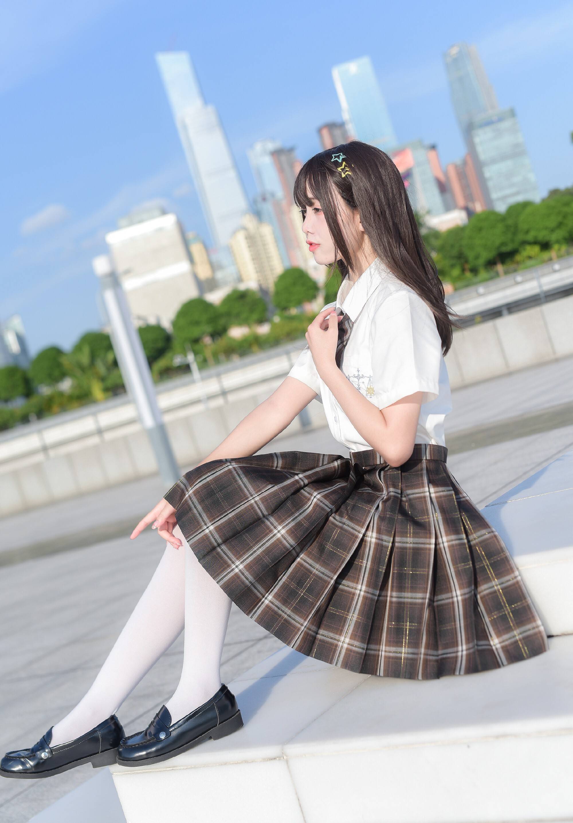 jk少女长发飘飘的格裙少女