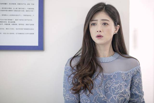 三读《欢乐颂》原著"搬出小黑屋"的樊胜美,她的成长真的不容易_樊大姐