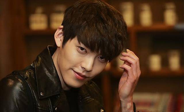 任意依恋图片金宇彬 88671623d2434641b0a000e7700f114d.jpeg