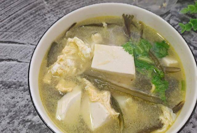 大雪节气多给孩子吃这道炖菜 钙和锌含量高 营养丰富还不贵 清水 同时又 虾米