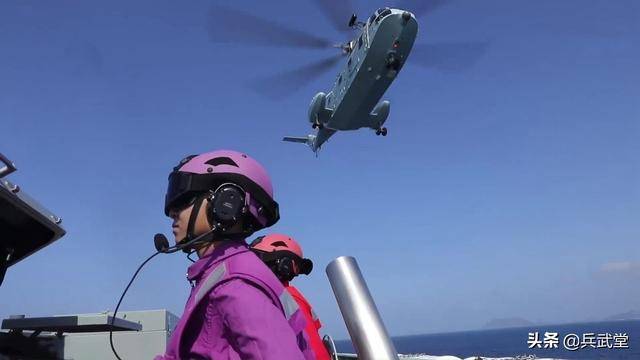 吴桐又来了国产两栖攻击舰最新画面8架舰载机全甲板配置