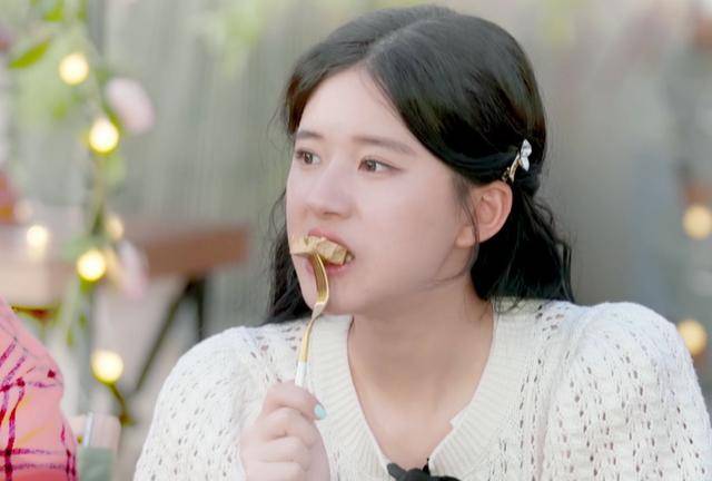 赵露思录制综艺暴露食量称腊八蒜是自己的心头好