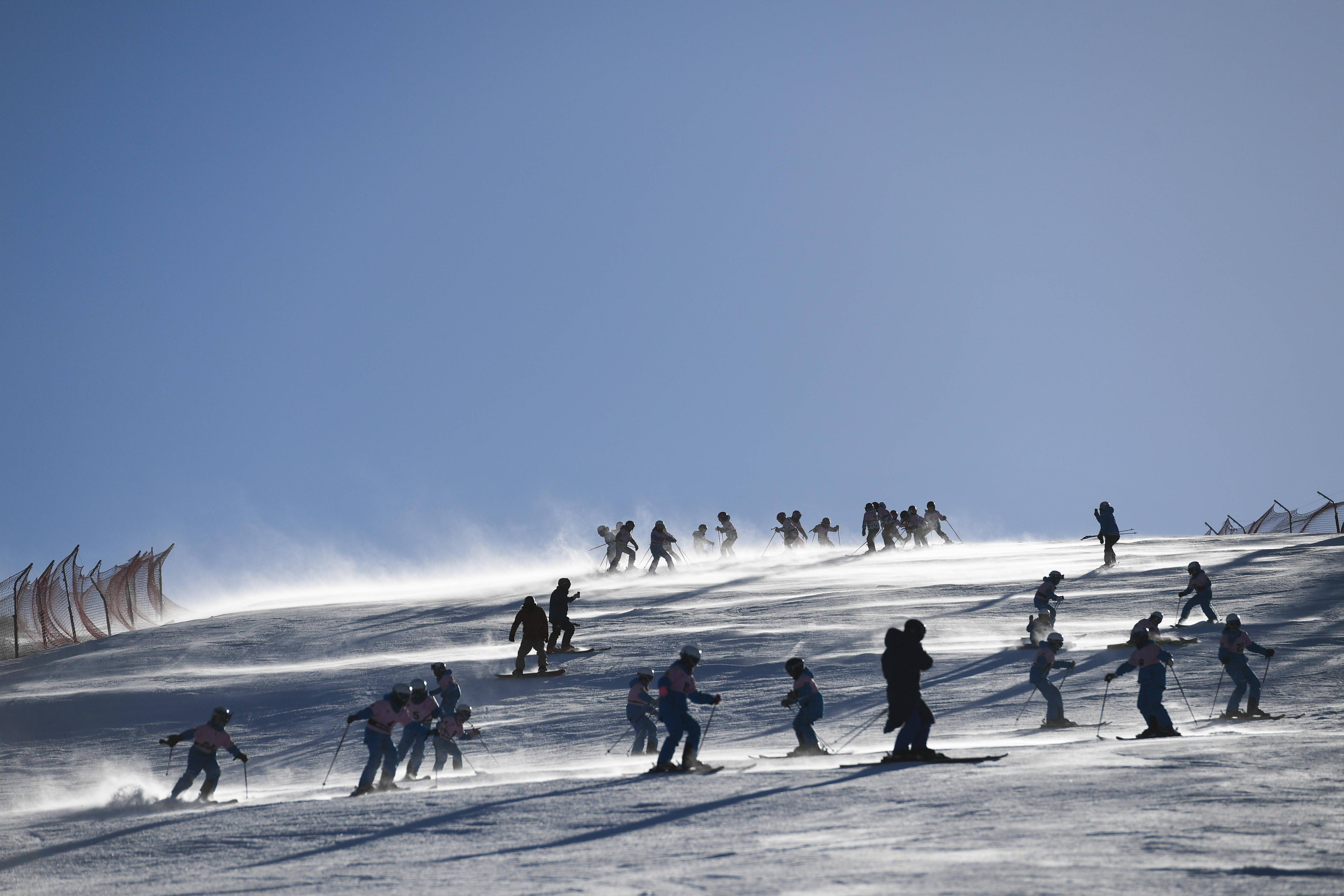 高山滑雪图片一人图片