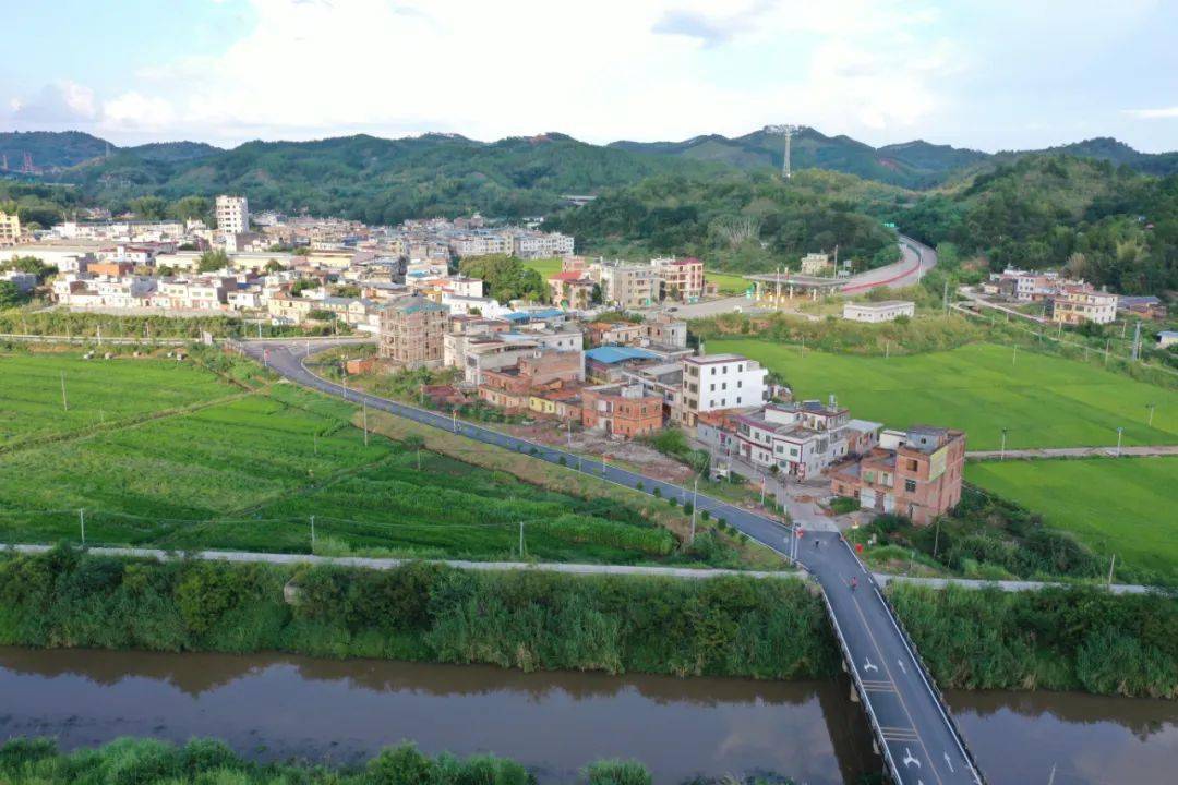 兴宁大坪镇昔日水浸街今日民生路