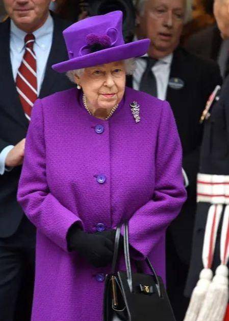 高贵紫 这颜色容易土 想要穿得高级 9个小妙招全教你 紫色 显得 白色