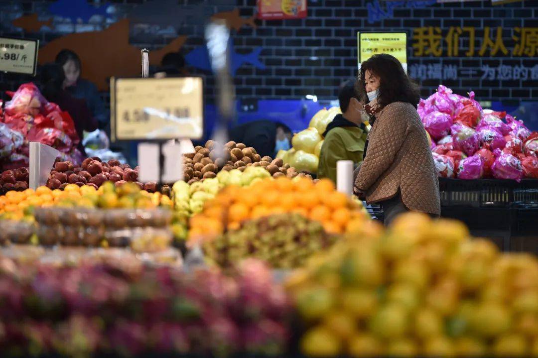 万字长文详解2022年中国经济：下行压力当前，如何稳增长？ | 《财经》封面_供给冲击_同比增长_会议