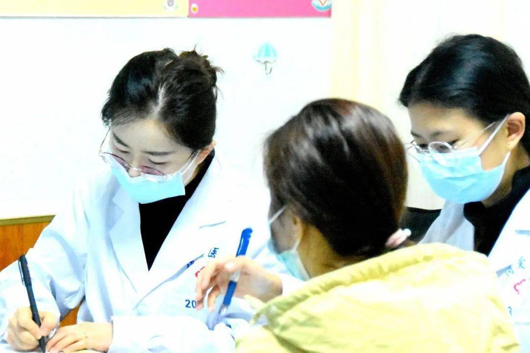 宋荣|昆明安琪儿(三级甲等)不孕不育专家宋荣主任来兴义亲诊!