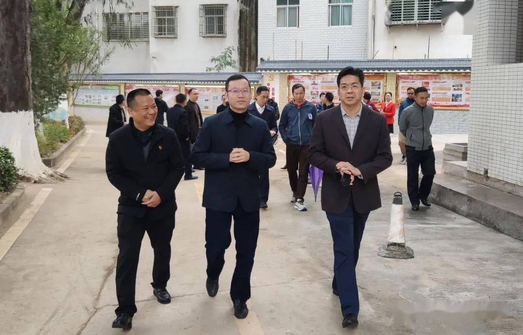 广州市天河区教育局领导到大坪中学调研 工作 大坪镇 基础教育