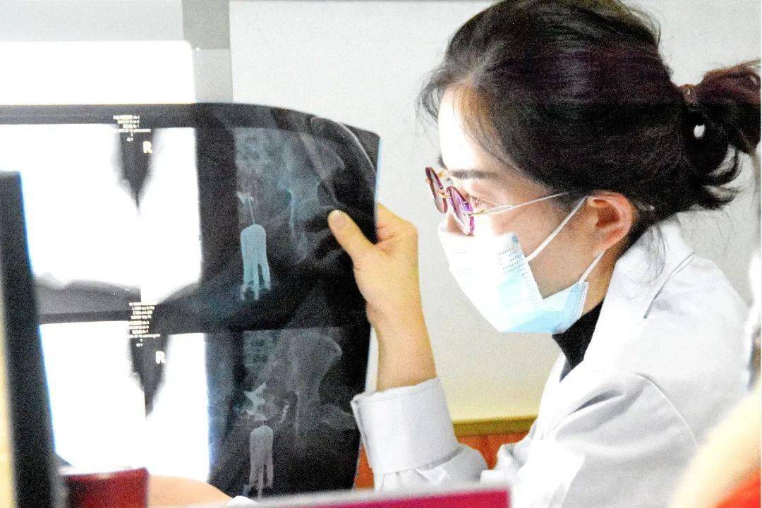 宋荣|昆明安琪儿(三级甲等)不孕不育专家宋荣主任来兴义亲诊!