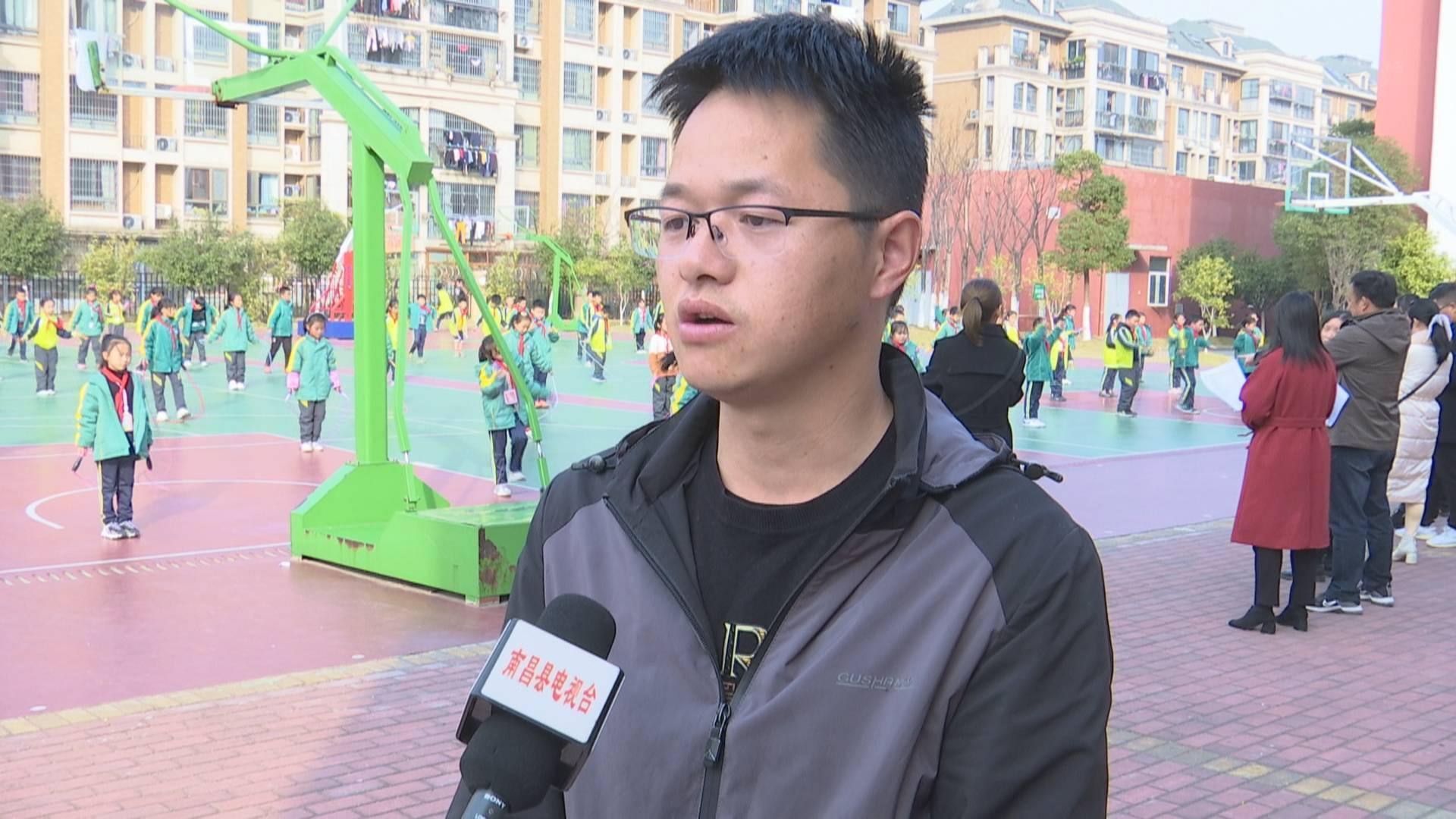 南昌县芳草学校开展课后服务韧力体育特色活动_作业_跳绳_卢一嘉