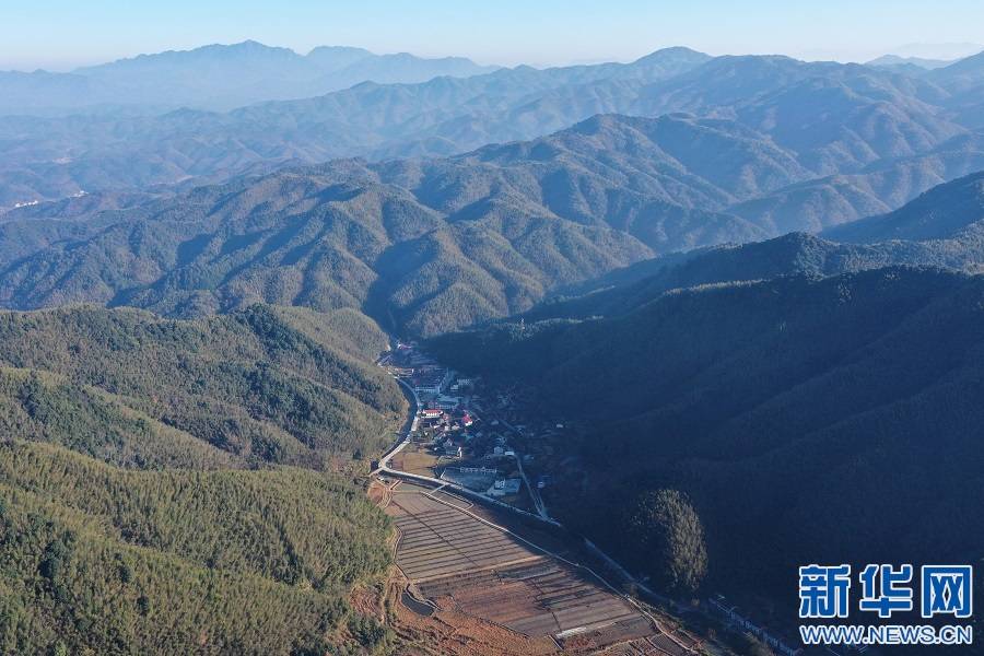 教育|两个老师六个娃 大山深处的幼儿园