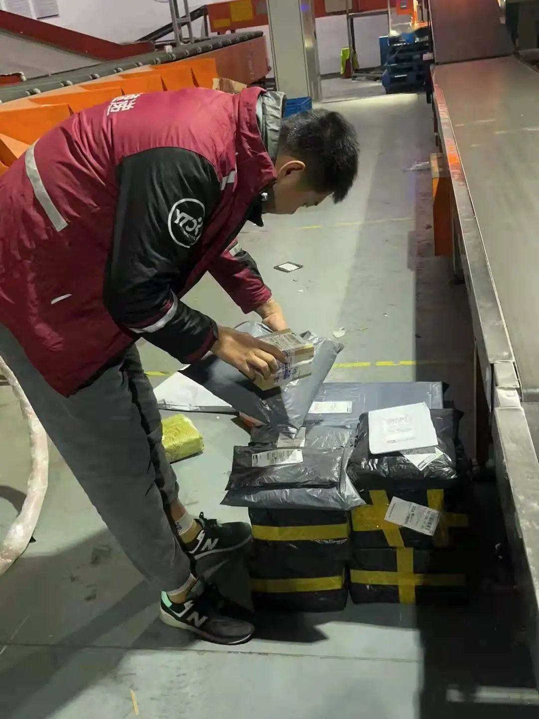 在这里,多名圆通小哥当选"最美快递员"_工作_陈晓东_华新