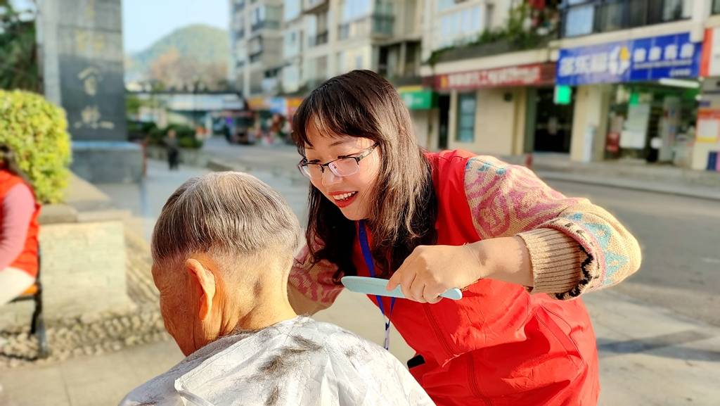 凯里洗马河街女图片