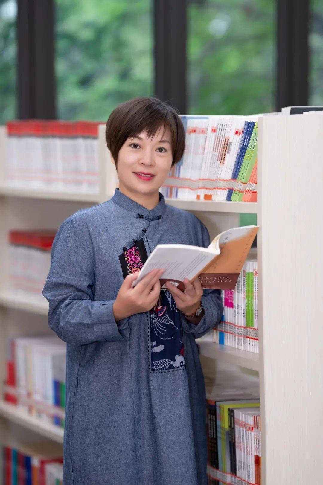 寻找最美教师两江新区行远小学邹贤莲教育是千万件小事的具体落实