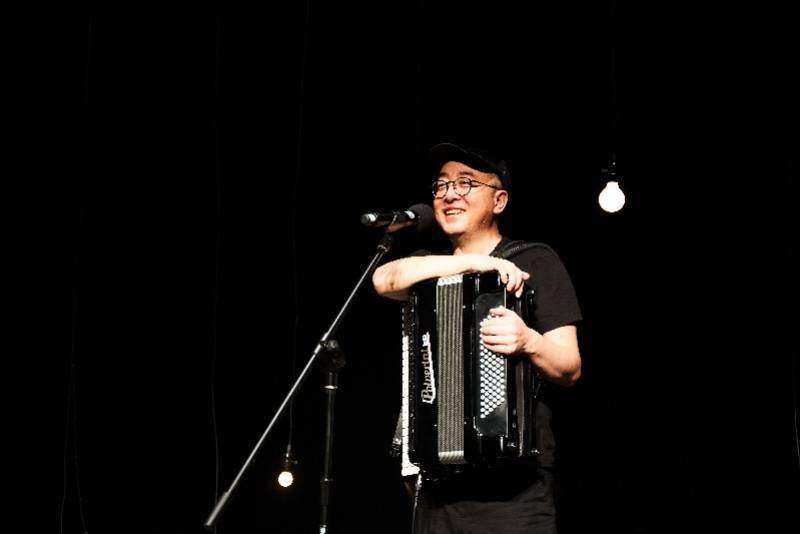 张玮玮和安娜小河郭龙一起广州跨年永远不说再见