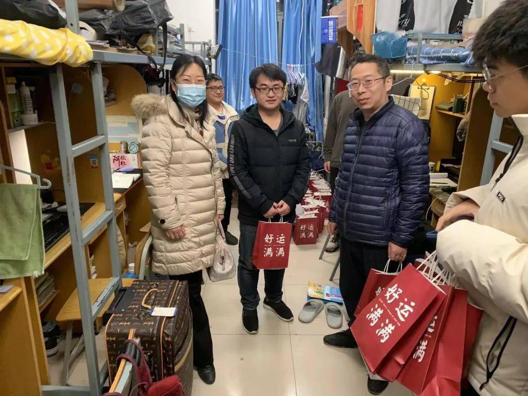 为缓解考研学子的备考压力和紧张情绪,郑州大学计算机与人工智能学院