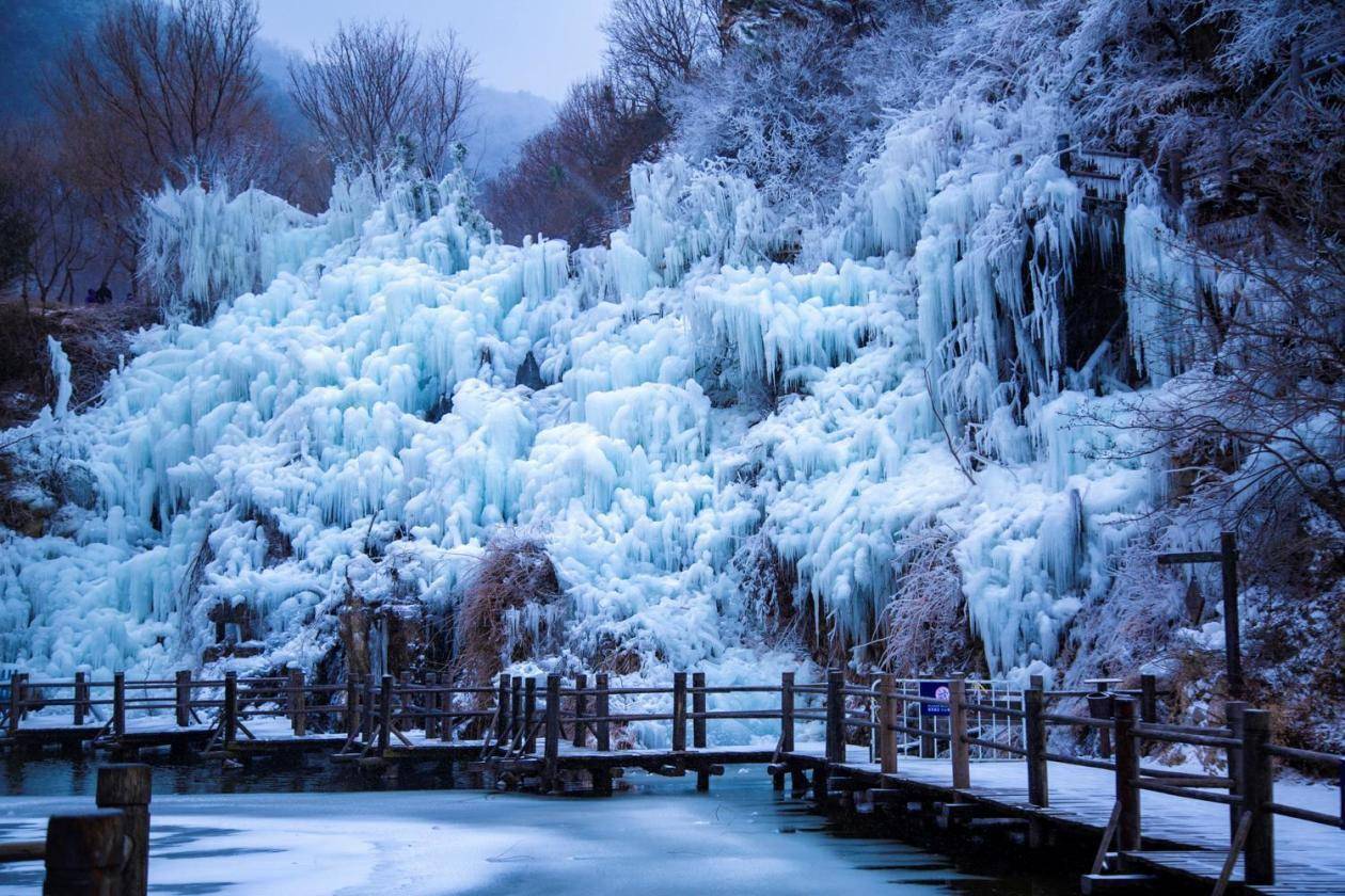 济南|山东济南九如山雪后银装素裹 飞瀑冰封