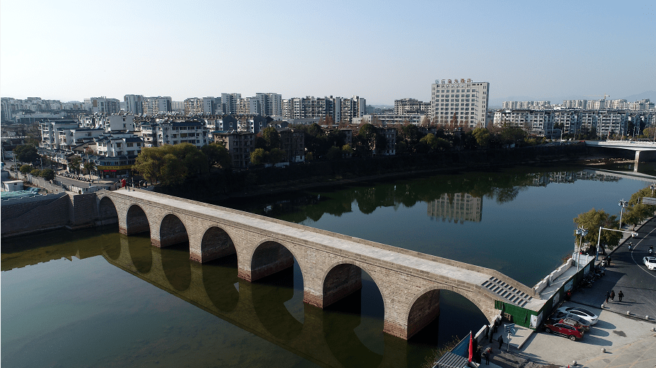 观感检查和资料核查,屯溪镇海桥修缮工程通过竣工验收,"老大桥"回来了