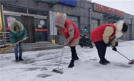 下雪了臨淄的他們用行動融化冰雪