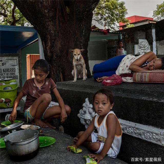 菲律宾的活死人区:当地人就在棺材上睡觉