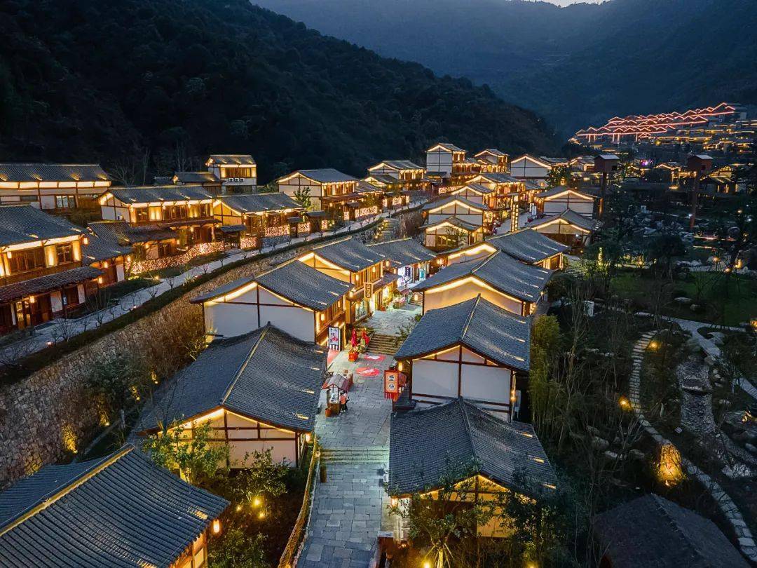 新晋网红景区葛仙村 开业五个月，游客60万，营收超亿元：疫情重压下的“引流密码”！度假区旅游仙山 