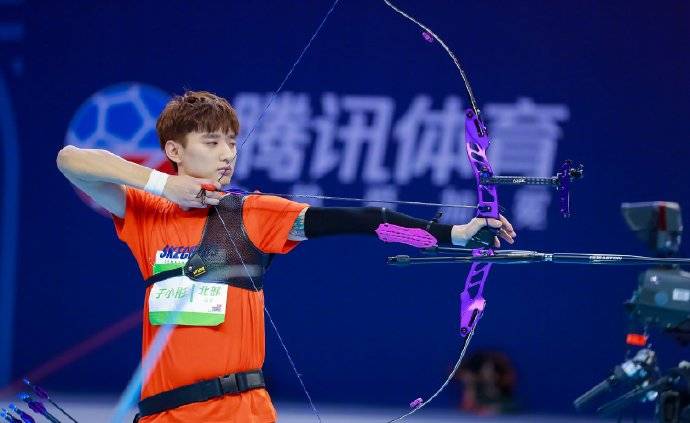 11月2日,《超新星全运会》举行射箭个人决赛,后面于小彤和韩东君两人