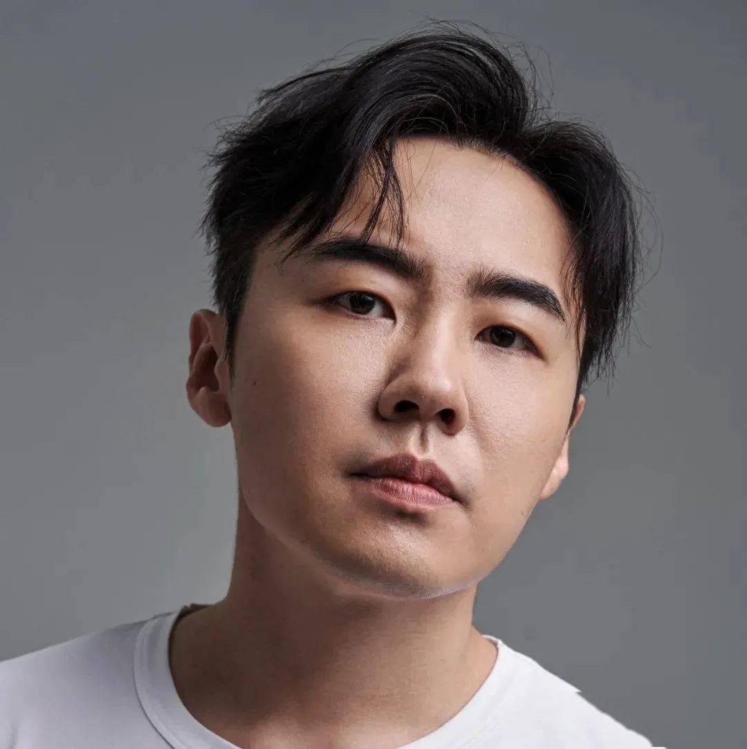 上剧场赖声川契诃夫黄圣依赵晓苏2022让我牵着你的手发布会