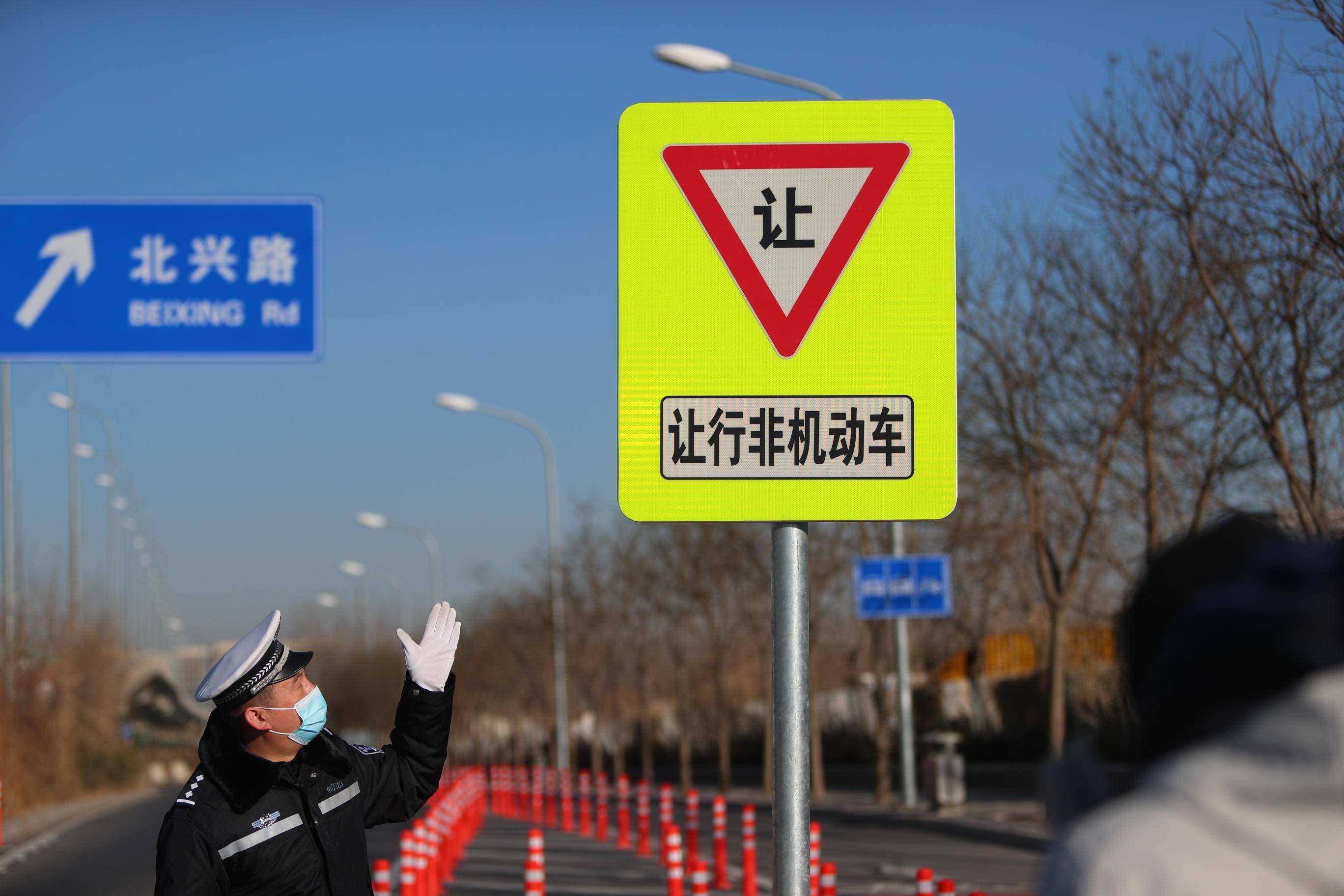 槐房西路道路慢行改造完成_非机动车_汽车道_桥区