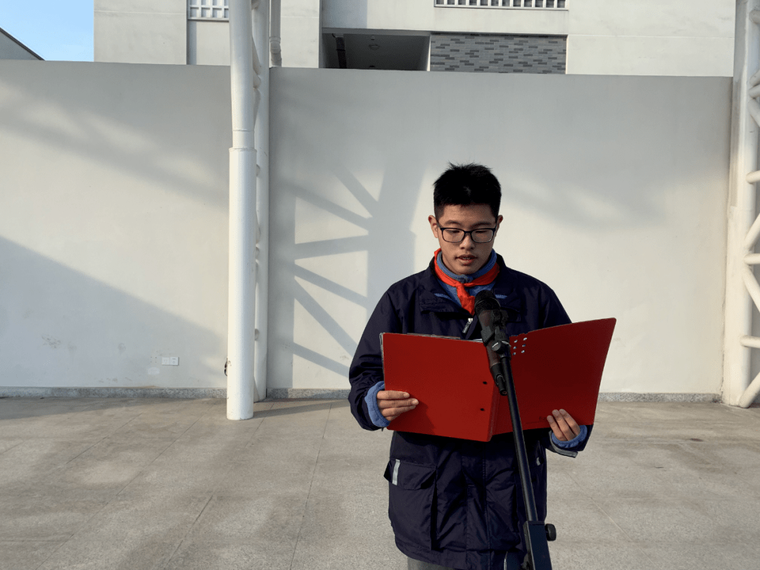 点评:周创毅近期热点(点击图片即可获取全文)觉得好看,请点点这里