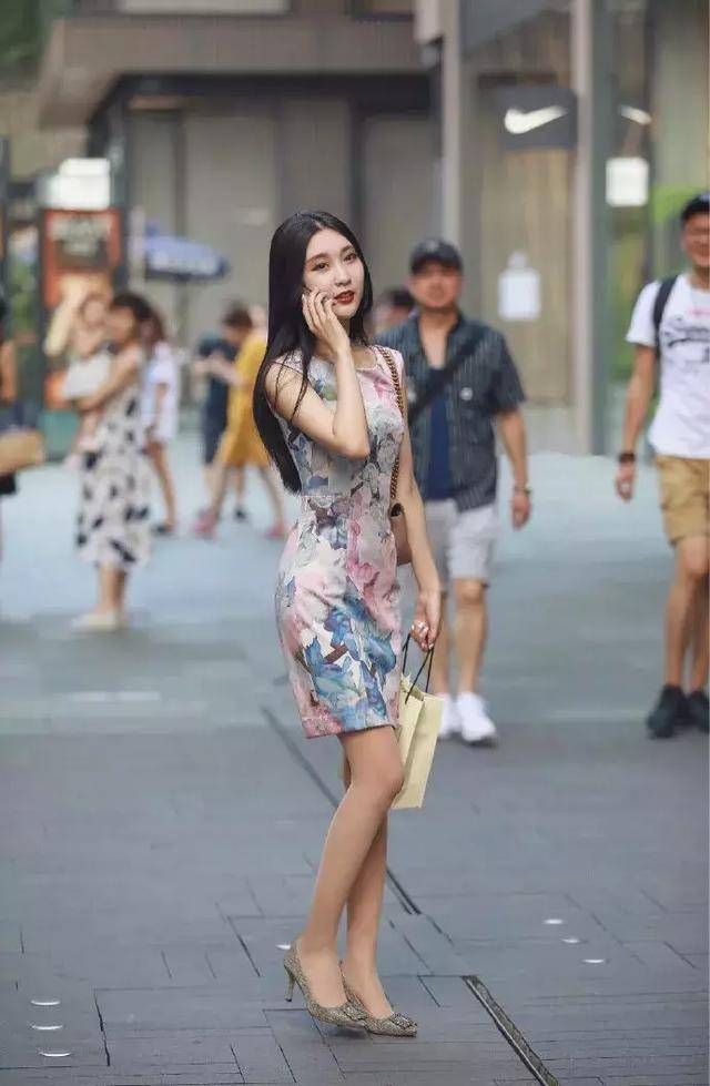 旗袍配什么裤子最好 e4d3991e86c54811888cc392bb5de7e1.jpeg