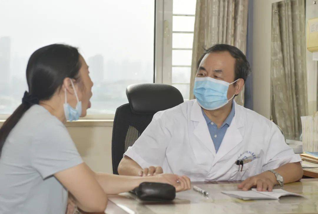 精研岐黄怀仁心医德医术两双全记山西省名中医李双全