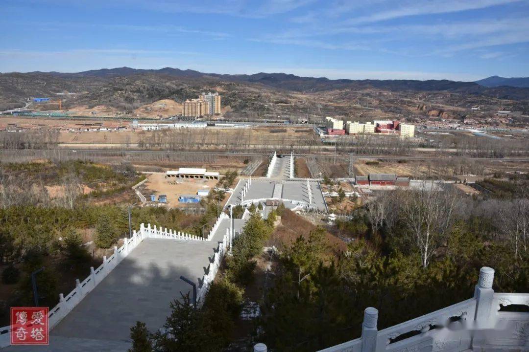 【新建的石佛山广场】【山上看左权县城】2021.12.