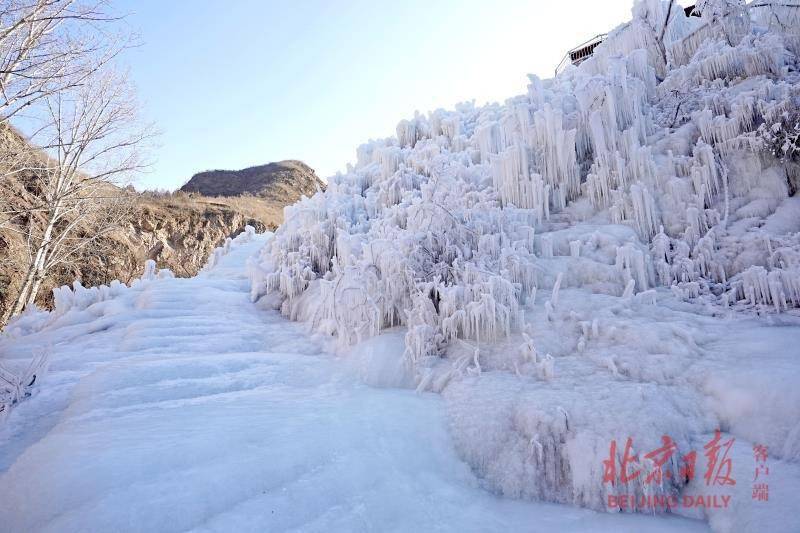 山头|荒山变冰雪世界！红色田庄村亲子冰瀑元旦迎客