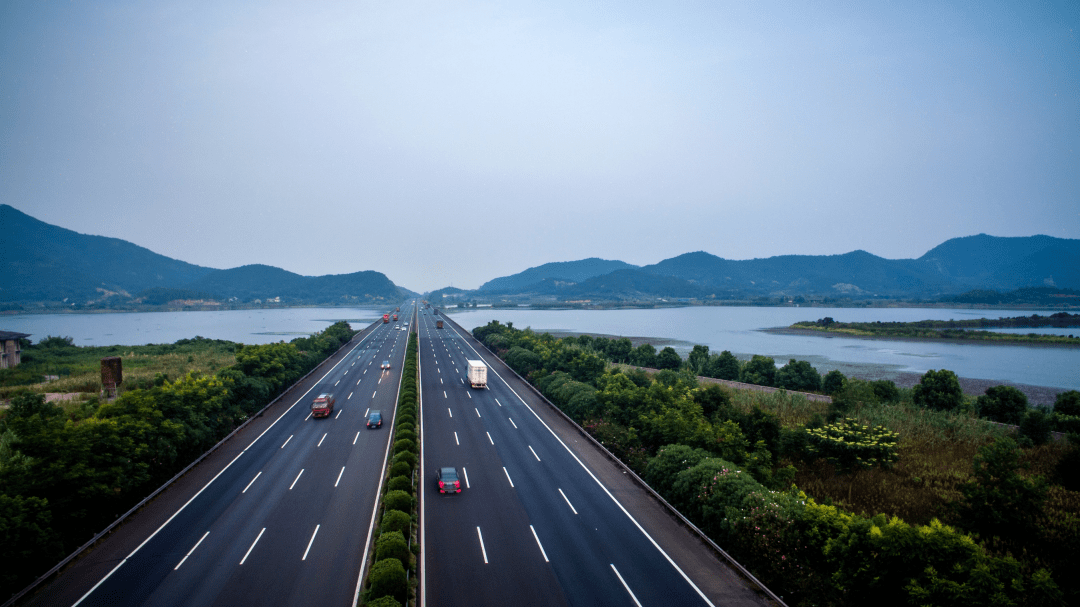 二十华章再创辉煌丨沪杭甬高速浙江省第一条高速公路