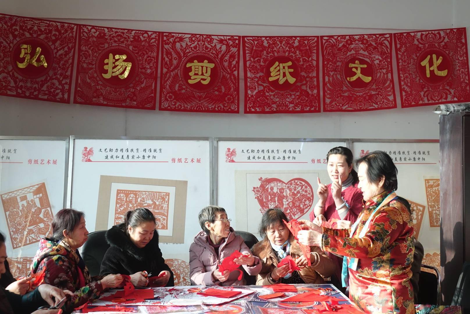 非遗山西省中阳县推广剪纸艺术弘扬非遗文化