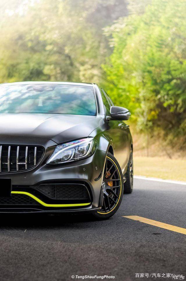 毕业购入西装暴徒c63s什么原因让他一年时间便舍弃