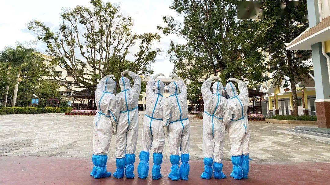 温暖的大白用汗水筑起抗疫长城