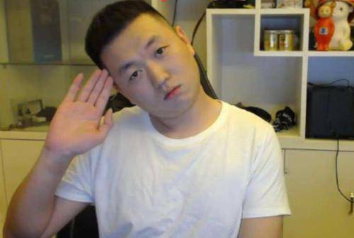 药水哥发文否认官宣恋情 称只是在拍段子_爷青_网友_视频