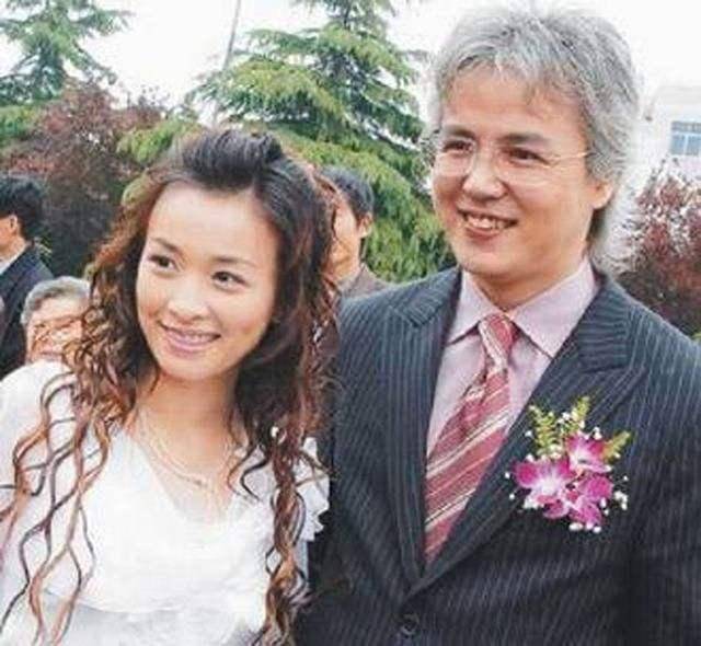 尽管林瑞阳在认识张庭之前早就已经结婚生子,但是林瑞阳还是坚持希望