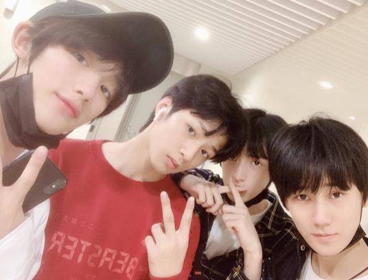 从tf二代开始就追的粉丝,记得最初的翔霖cp和鑫翔cp也是大势,没想到