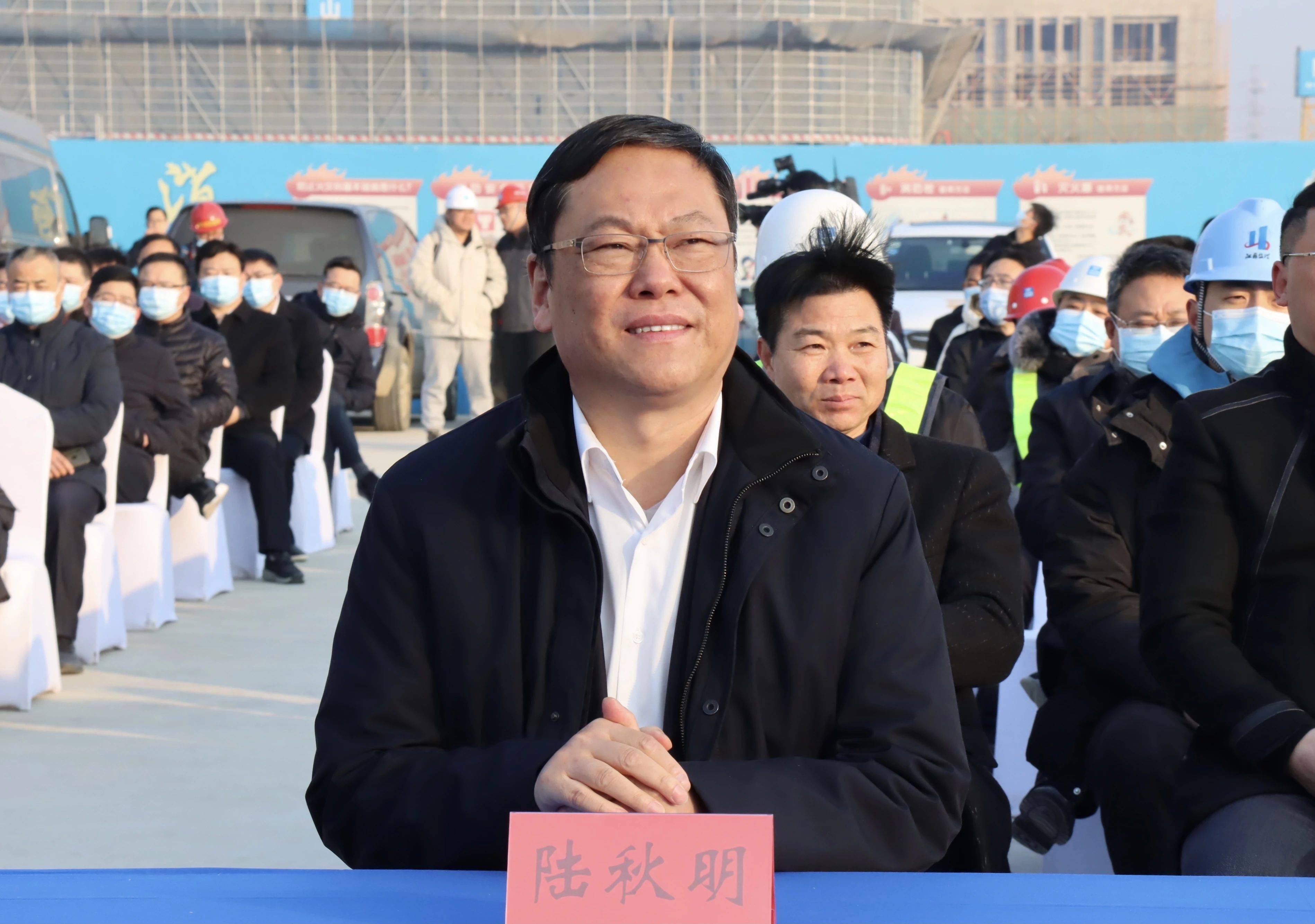 河海大学副校长陆国宾与我区领导陆秋明,吴小华,王跃中,陈锁龙,刘国新